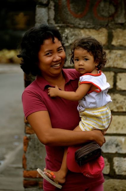 Mother and child in Jinbaran