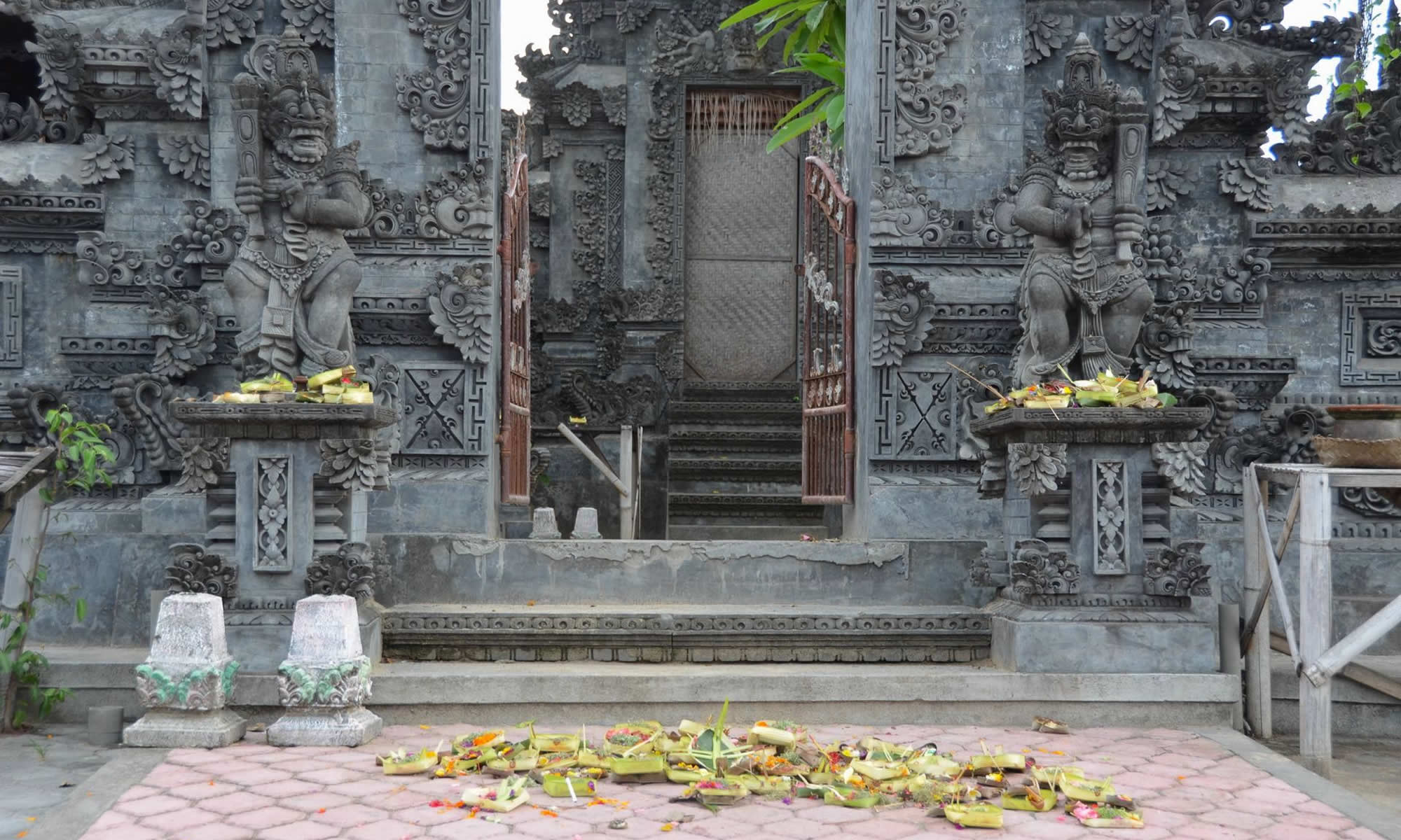 jimbaran-bali-temple-goer-indonesia
