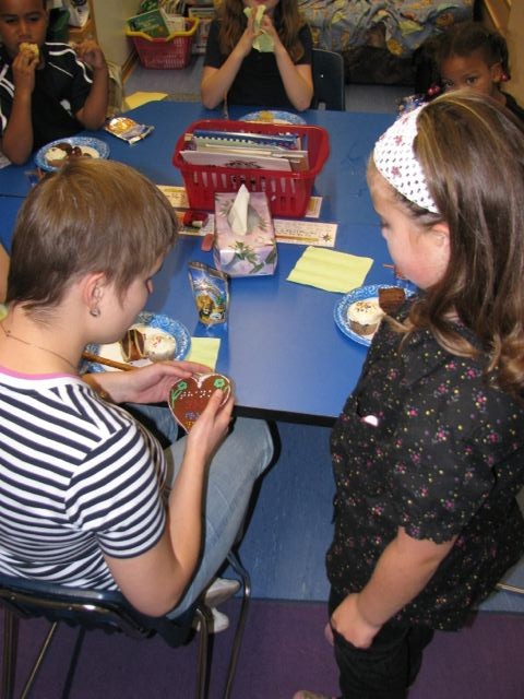 Gingerbread heart gift presentation