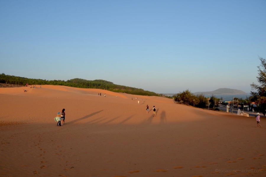 Mui Ne Red Sand Dunes sandboarding sledding