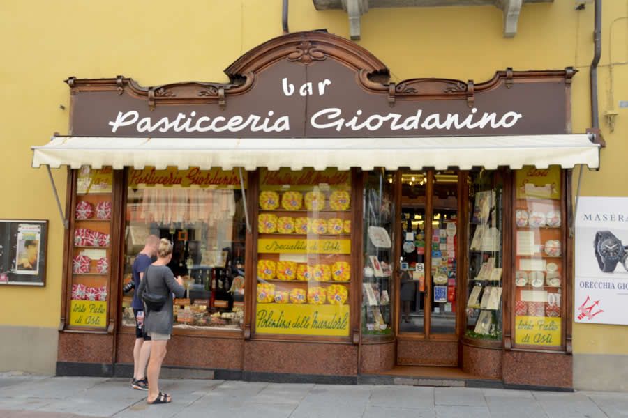 Pasticceria Asti Italy